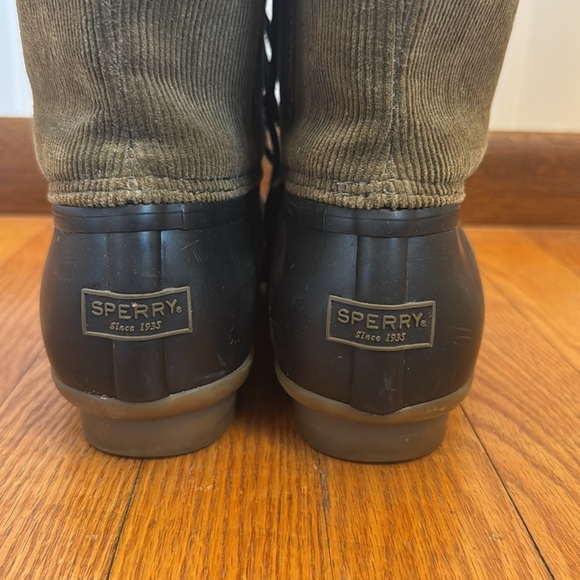 Sperry Women's Saltwater Corduroy Duck Boots in Olive Green Size 9.5 - Picture 4 of 10